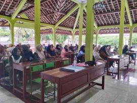 Penyaluran Bansos UPK 